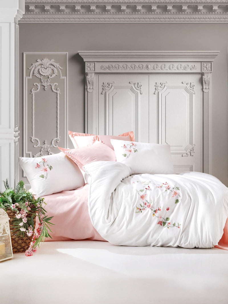 3D Nakışlı Çift Kişilik Saten Nevresim Takımı Luna Pudra 4 Adet Yastık Kılıfı Bonvagon