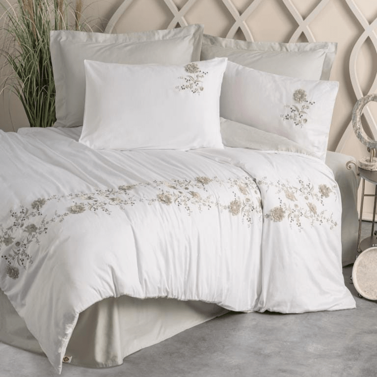 3D Nakışlı Çift Kişilik Saten Nevresim Takımı Urian Bej 4 Adet Yastık Kılıfı Bonvagon