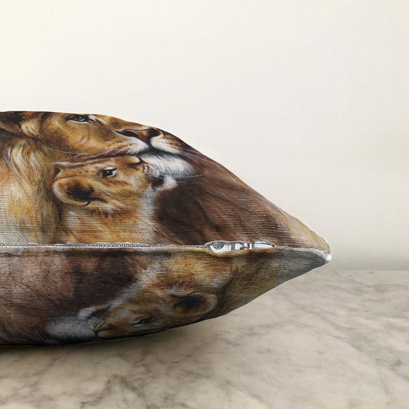 Aslan Desenli Dijital Baskılı Dekoratif Modern Raşel Kadife Yastık Kırlent Kılıfı Bonvagon