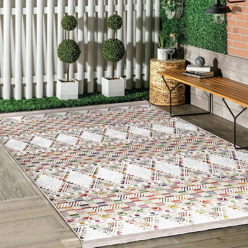 Beyaz Etnik Motifli Kilim Desenli Geometrik Etnik Dijital Baskılı Makinede Yıkanabilir Saçaklı Halı
