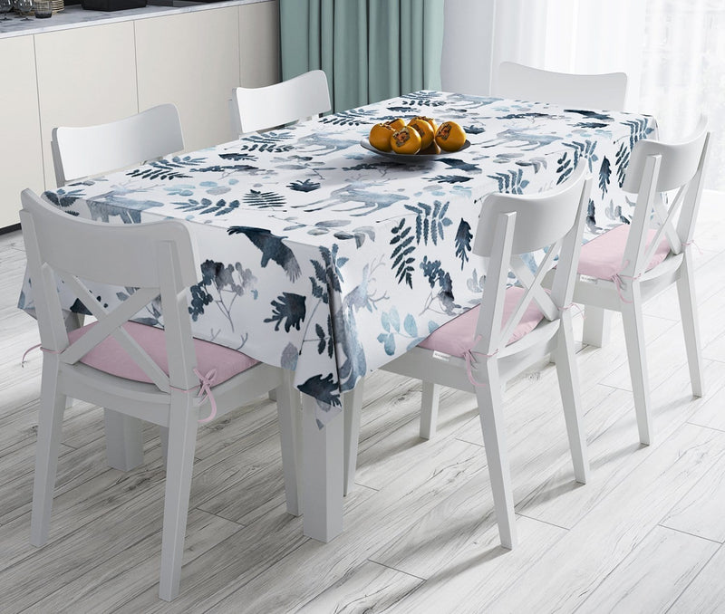 Beyaz Zeminli Geyik ve Yaprak Motifleri Dijital Baskılı Leke Tutmaz Masa Örtüsü Bonvagon