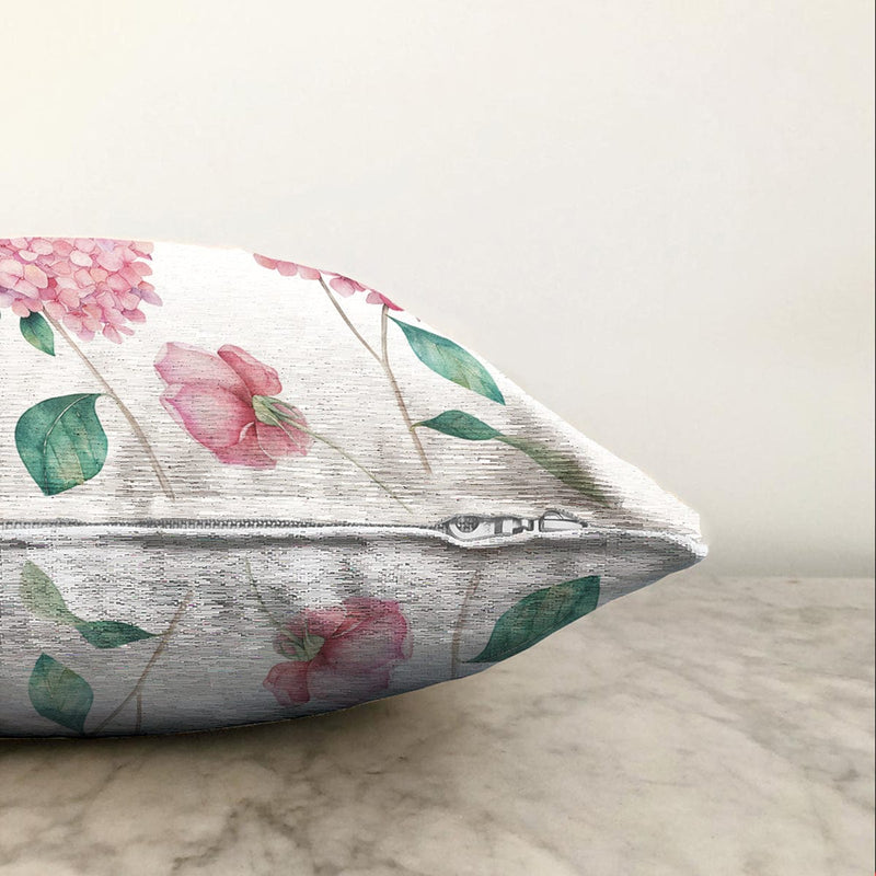 Beyaz Zeminli Rengarenk Ortanca Çiçek Motifli Dijital Baskılı Modern Raşel Kadife Kırlent Kılıfı Bonvagon