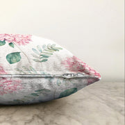 Beyaz Zeminli Yeşil Yapraklı Ortanca Çiçek Dijital Baskılı Modern Raşel Kadife Kırlent Kılıfı Bonvagon