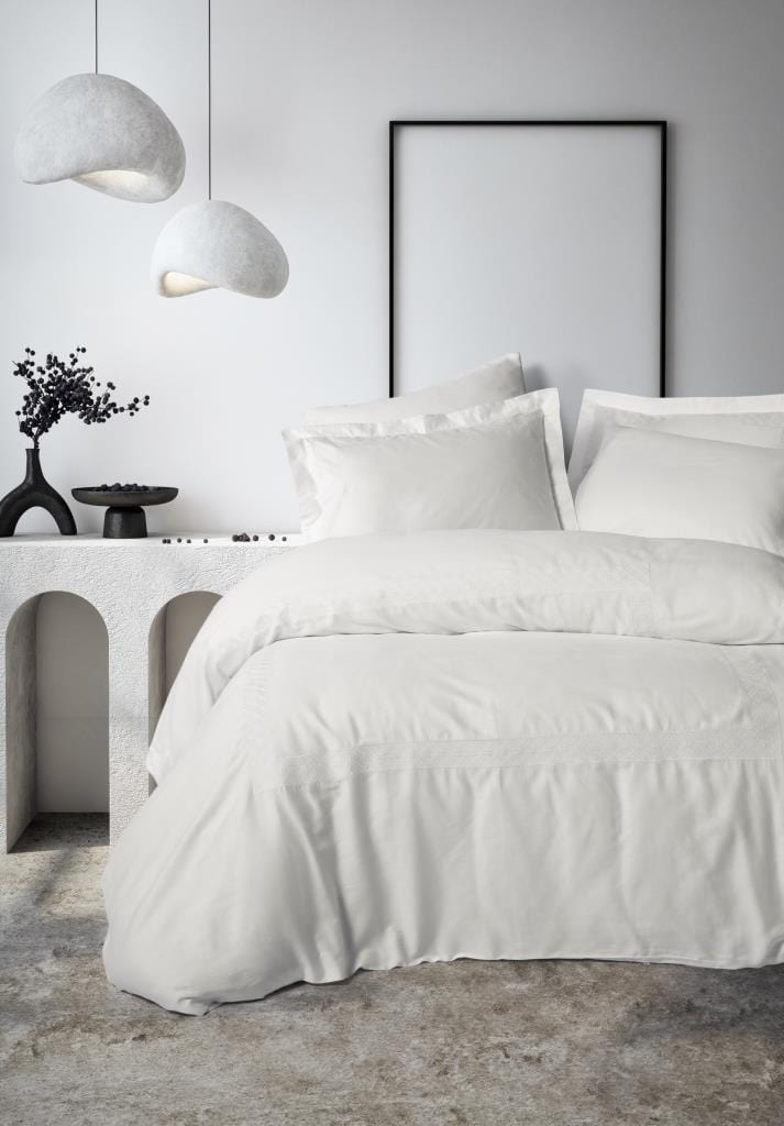 Brode Nakışlı çift Kişilik Saten Nevresim Takımı Galant Beyaz 4 Adet Yastıklı Bonvagon