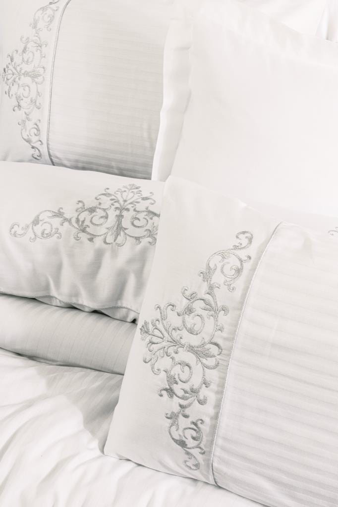 Brode Nakışlı Çift Kişilik Saten Nevresim Takımı Genny 83 Tel %100 Pamuk 4 Adet Yastık Kılıfı Bonvagon