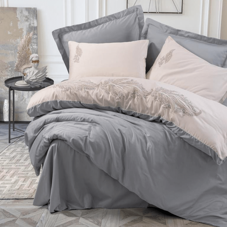 Brode Nakışlı Çift Kişilik Saten Nevresim Takımı Sheen Gri 83 Tel %100 Pamuk 4 Adet Yastık Kılıfı Bonvagon