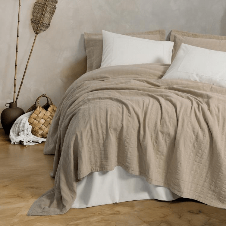 Çift Kişilik Yatak Örtülü Pike Takımı Natura Vilo Bej 4 Adet Yastık Kılıfı Bonvagon