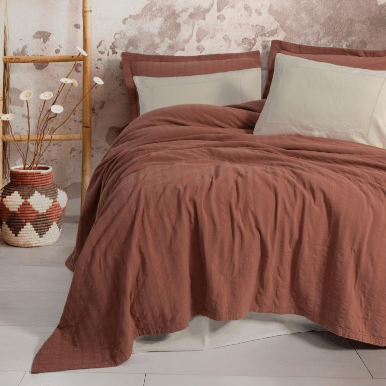 Çift Kişilik Yatak Örtülü Pike Takımı Natura Vilo Kiremit 4 Adet Yastık Kılıfı Bonvagon