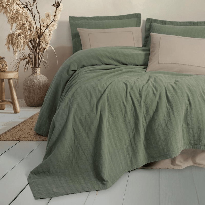 Çift Kişilik Yatak Örtülü Pike Takımı Natura Vilo Yeşil 4 Adet Yastık Kılıfı Bonvagon