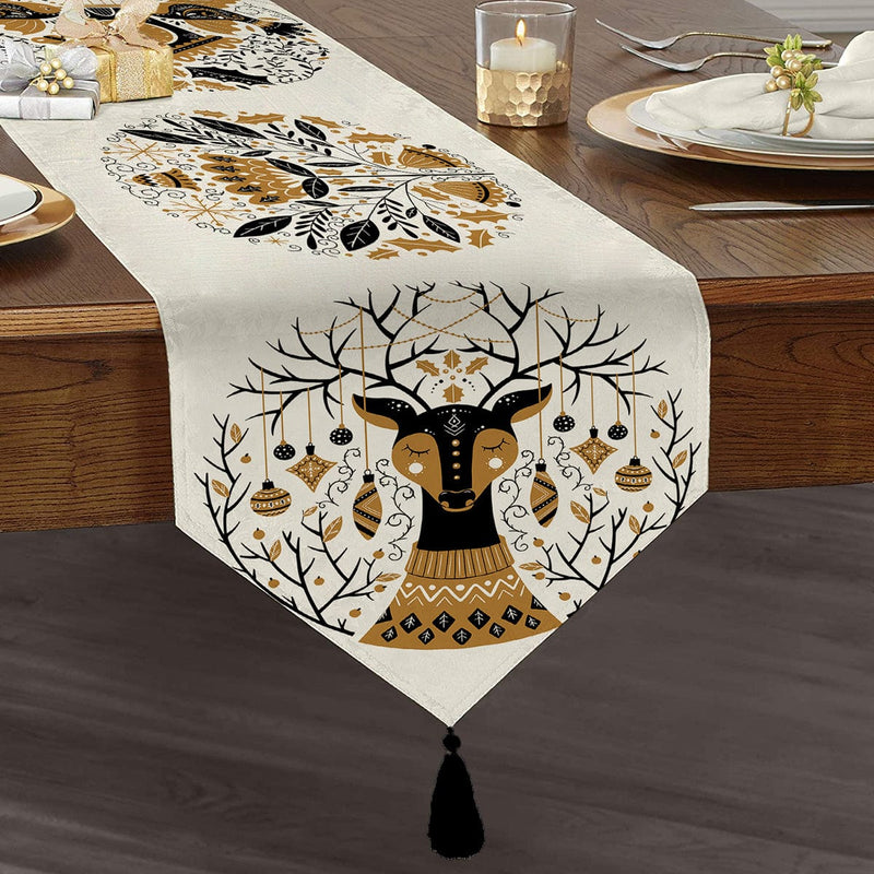 Çini Çizimli Guguklu Saat Motifli Dijital Baskılı Dekoratif Püsküllü Şönil Üçgen Runner Bonvagon