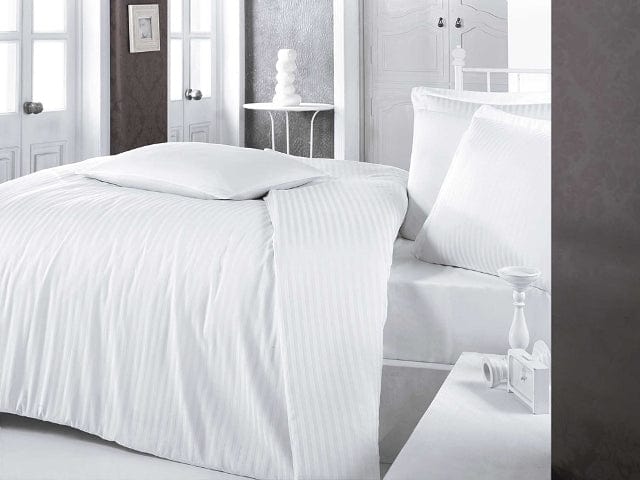 Çizgili Saten Nevresim Takımı Çift Kişilik Beyaz 84 Tel 4 Adet Yastık Bonvagon