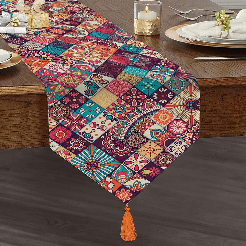 Etnik Geometrik Desenli Özel Tasarım Püsküllü Şönil Üçgen Runner Bonvagon