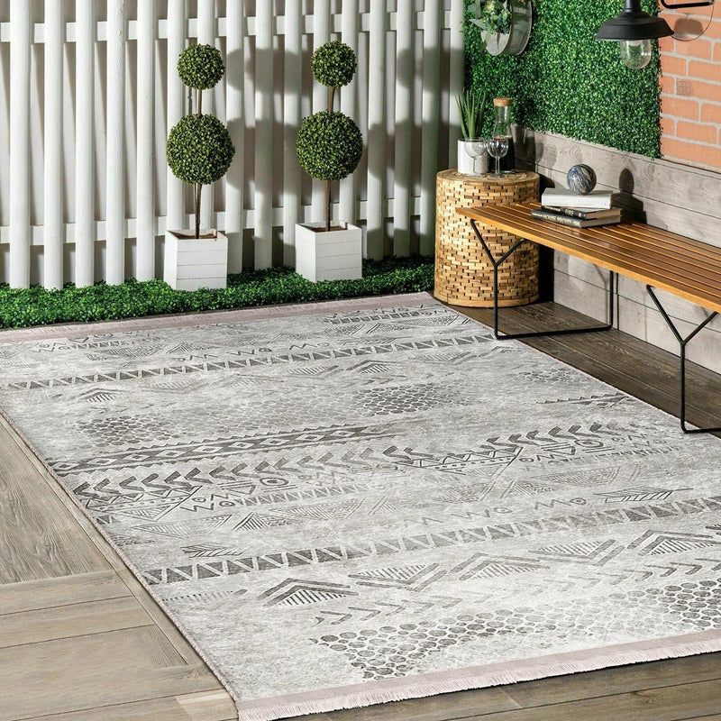 Gri - Krem Etnik Motifli Tribal Desenli Eskitme Motifli Geometrik Mutfak Dijital Baskılı Makinede Yıkanabilir Saçaklı Halı