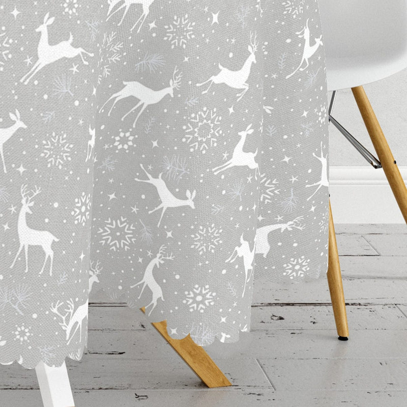 Gri Zeminli Geyikler ve Kar Taneleri Tasarımlı Dijital Baskılı Leke Tutmaz Masa Örtüsü Bonvagon