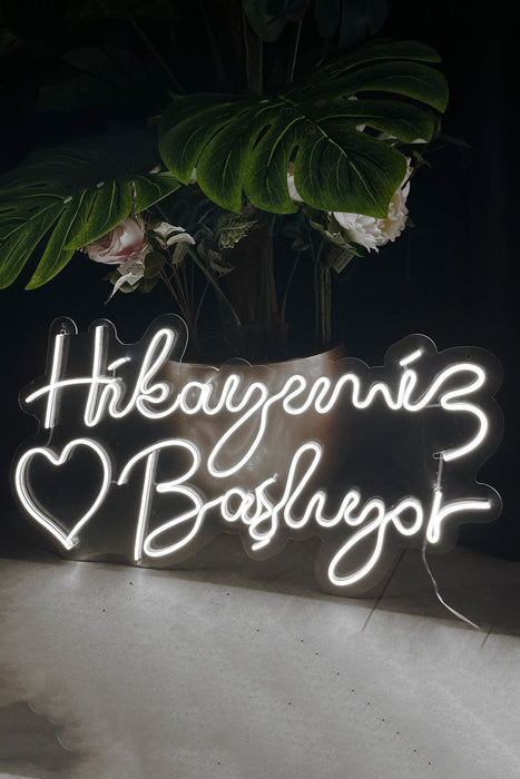 Hikayemiz Başlıyor Yazılı Neon Led Işıklı Tablo Düğün ve Kutlama Duvar Dekorasyon Bonvagon