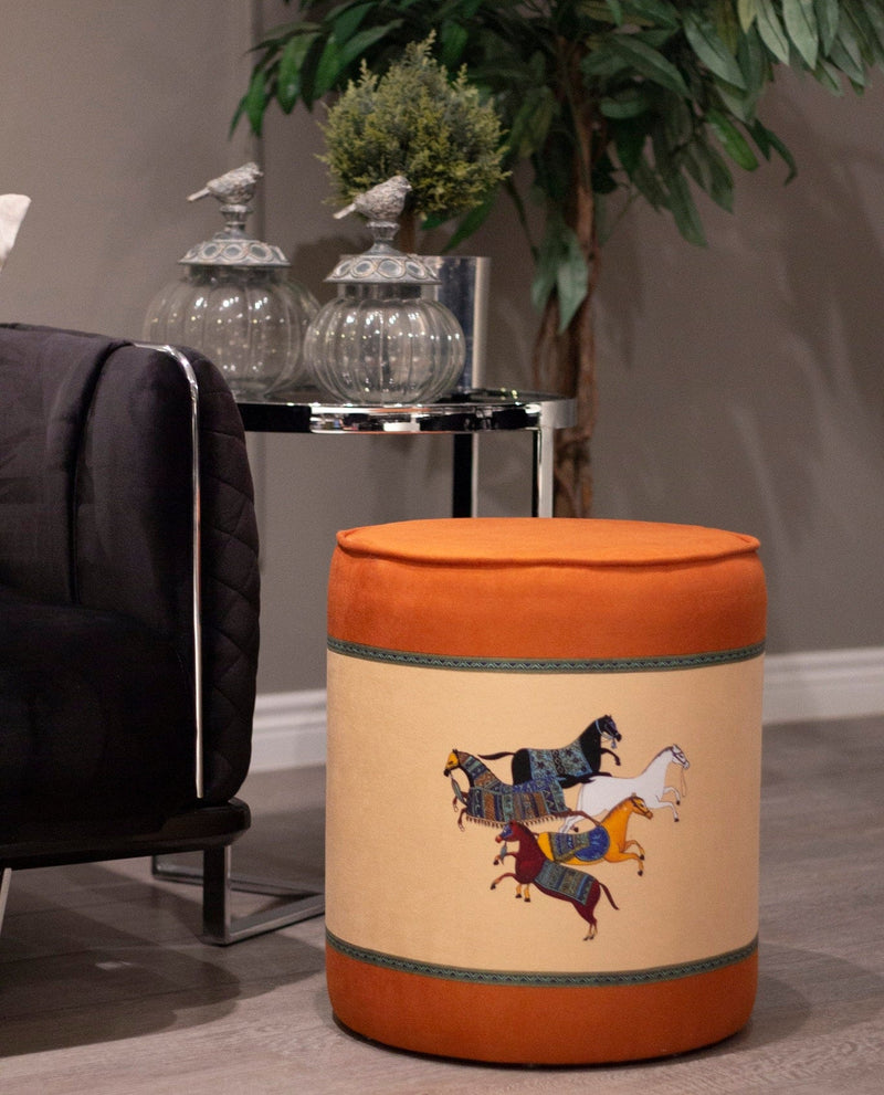 Horses Play Puf Bonvagon