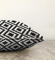 İkat Dijital Baskılı Modern Raşel Kadife Yastık Kırlent Kılıfı Bonvagon