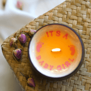 It's a Baby Girl Sürpriz Mesajlı El Yapımı Soya Mumu Bonvagon