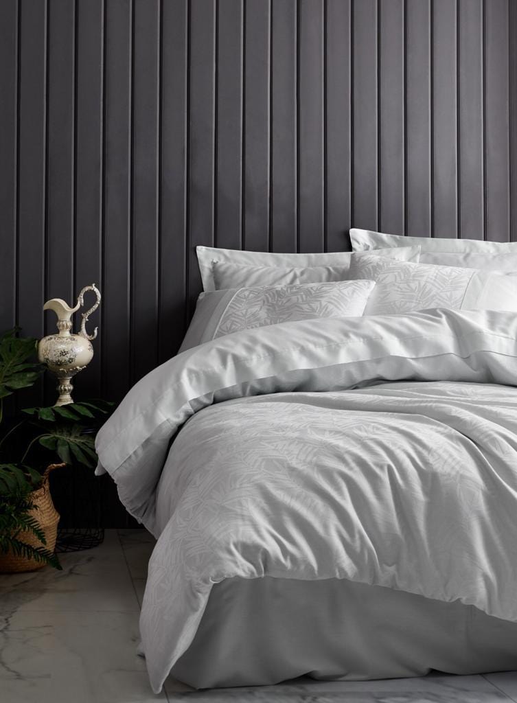 Jakarlı Saten Çift Kişilik Nevresim Takımı Leaf Buz Mavisi Bonvagon