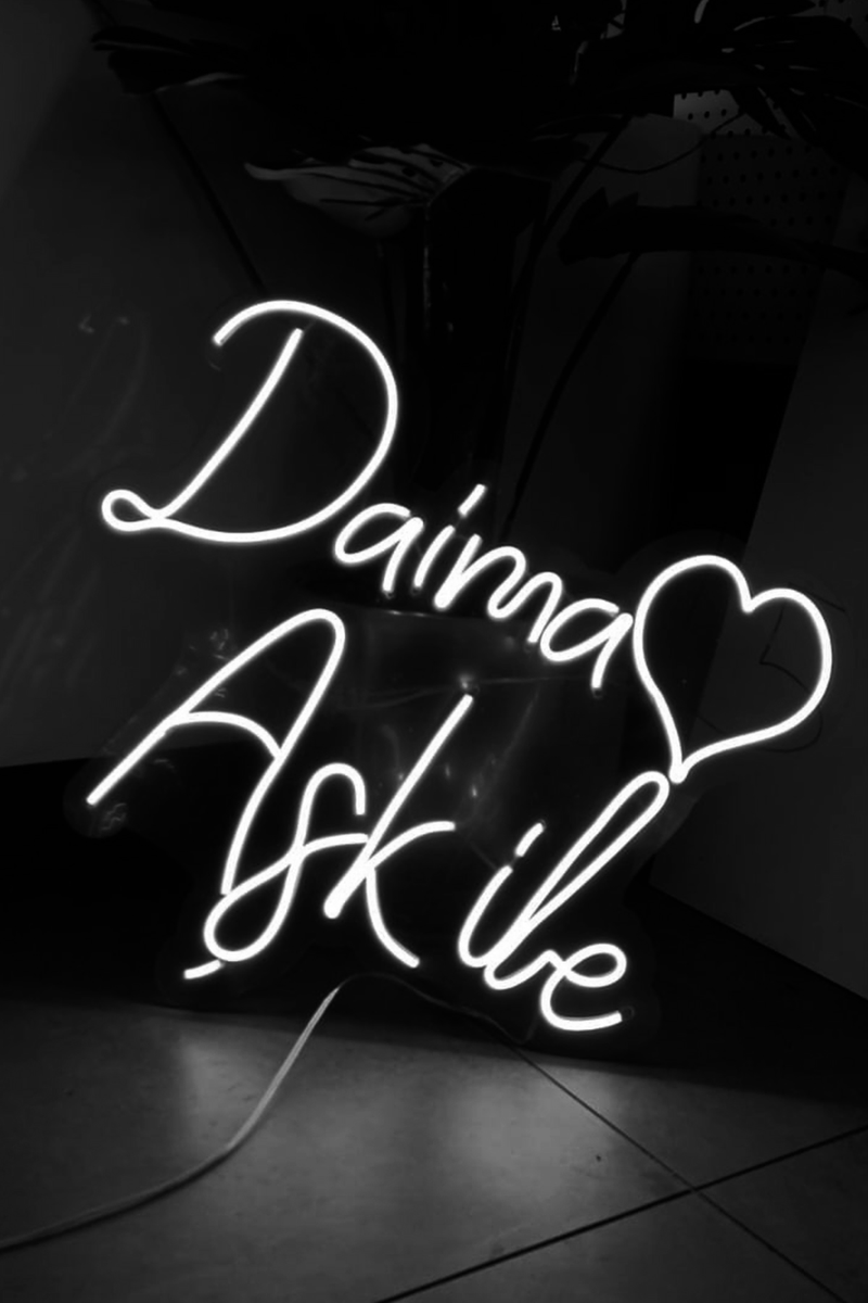 Kalpli Daima Aşk İle Yazılı Neon Led Işıklı Tablo Düğün ve Kutlama Duvar Dekorasyon Bonvagon