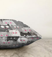 Kediler Gri Dijital Baskılı Raşel Kadife Yastık Kırlent Kılıfı Bonvagon