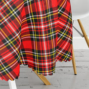 Kırmızı Zeminli Ekose Desenli Dekoratif Leke Tutmaz Masa Örtüsü Bonvagon