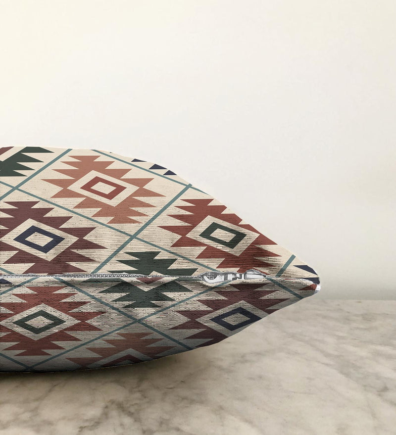 Krem Zemin Etnik Geometrik Motifli Dijital Baskılı Raşel Kadife Yastık Kırlent Kılıfı Bonvagon
