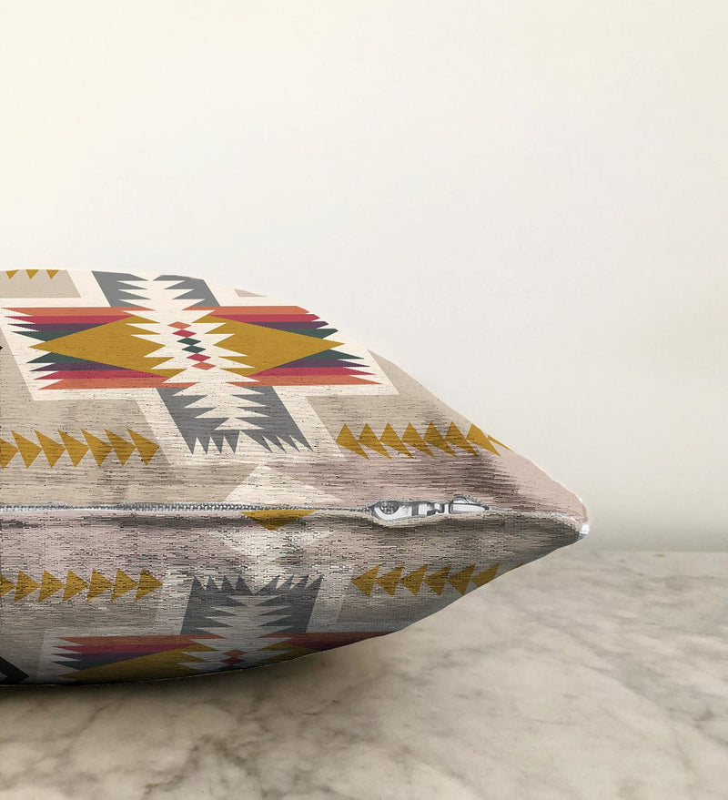 Krem Zemin Renkli Geometrik Desen Etnik Motifli Raşel Kadife Yastık Kırlent Kılıfı Bonvagon