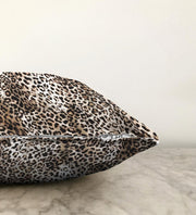 Leopar Motifli Dijital Baskılı Raşel Kadife Yastık Kırlent Kılıfı Bonvagon