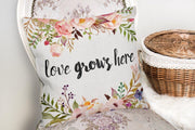 Love Grows Here Yazılı Dijital Baskılı Modern Yastık Kılıfı 43x43cm
