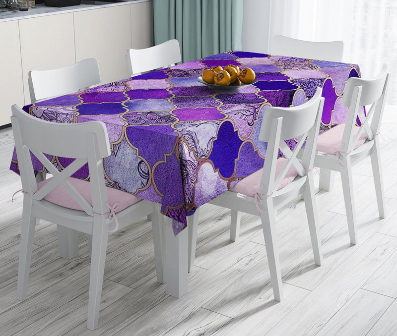 Mor Renkli Ogea Desenli Özel Tasarım Dekoratif Leke Tutmaz Masa Örtüsü Bonvagon