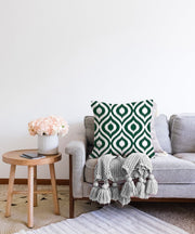 Özel Tasarım Koyu Yeşil İkat Desenli Dijital Baskılı Raşel Kadife Yastık Kırlent Kılıfı Bonvagon