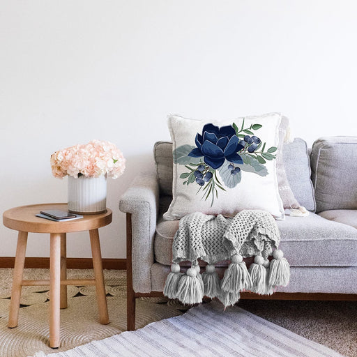 Pastel Mavi Gül Desenli Dijital Baskılı Dekoratif Raşel Kadife Yastık Kırlent Kılıfı Bonvagon