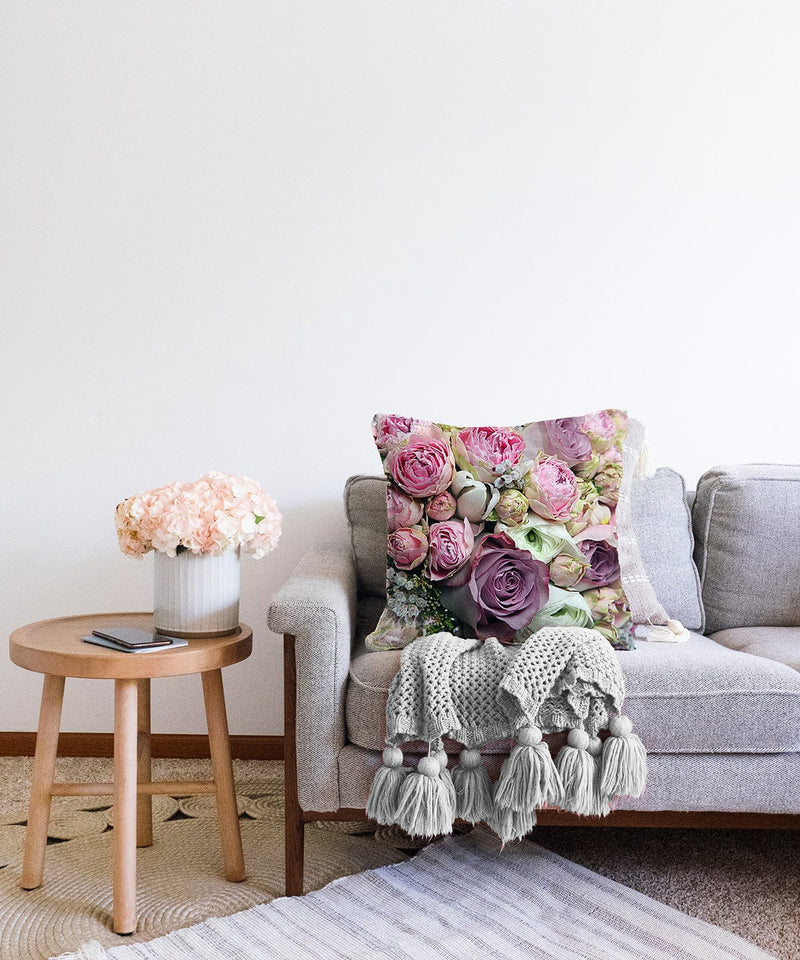 Pembe Güller Raşel Kadife Kumaş Çift Taraflı Dijital Baskılı Dekoratif Yastık Kırlent Kılıfı 43x43cm