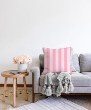 Pembe Renklerin Uyumu Modern Tasarımlı Dekoratif Raşel Kadife Yastık Kırlent Kılıfı Bonvagon