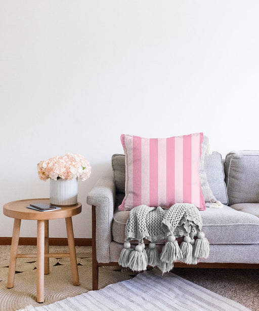 Pembe Renklerin Uyumu Modern Tasarımlı Dekoratif Raşel Kadife Yastık Kırlent Kılıfı Bonvagon