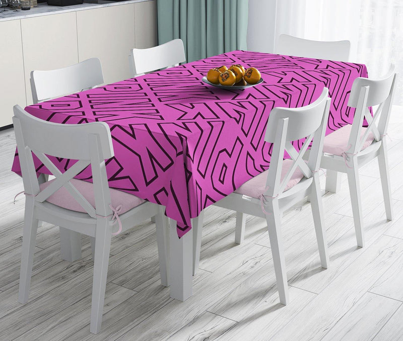 Pembe Zeminli Pink Yazılı Dekoratif Leke Tutmaz Masa Örtüsü