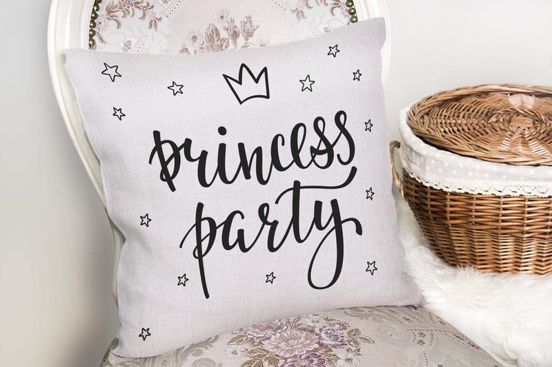Princess Party Yazı Desenli Dijital Baskılı Dekoratif Yastık Kılıfı 43x43cm