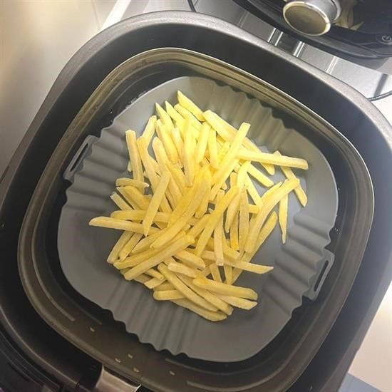 Renkli Isıya Dayanıklı Yıkanılabilir Silikon Fırın Airfryer Kare Model Pişirme Matı 20 cm Bonvagon