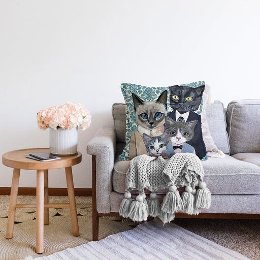 Sevimli Kedi Ailesi İllüstrasyon Dijital Baskılı Dekoratif Raşel Kadife Yastık Kırlent Kılıfı Bonvagon