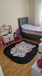 Sevimli Kedi Neko Dijital Baskılı Yuvarlak Çocuk Halısı, Kaymaz Taban, Yıkanabilir Bonvagon