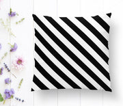 Siyah Beyaz Şeritli Dijital Baskılı Yastık Kırlent Kılıfı 43x43cm Bonvagon