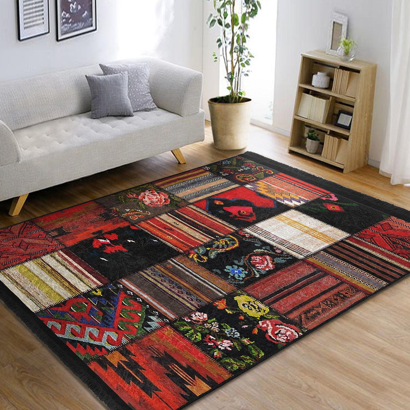 Siyah - Kırmızı Patchwork Motifli Etnik Desenli Dijital Baskılı Makinede Yıkanabilir Kaymaz Taban Saçaklı Halı