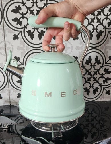 Smeg Krem Ocak Üstü Islıklı Whistling Kettle Su Isıtıcısı CKLW2001CR