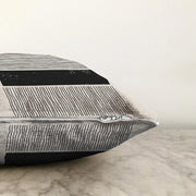 Soyut İlkel Desen Tasarımlı Dijital Baskılı Dekoratif Raşel Kadife Yastık Kırlent Kılıfı Bonvagon