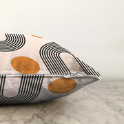 Soyut Tarzda Güneş Tasarımlı Dijital Baskılı Dekoratif Raşel Kadife Yastık Kırlent Kılıfı Bonvagon