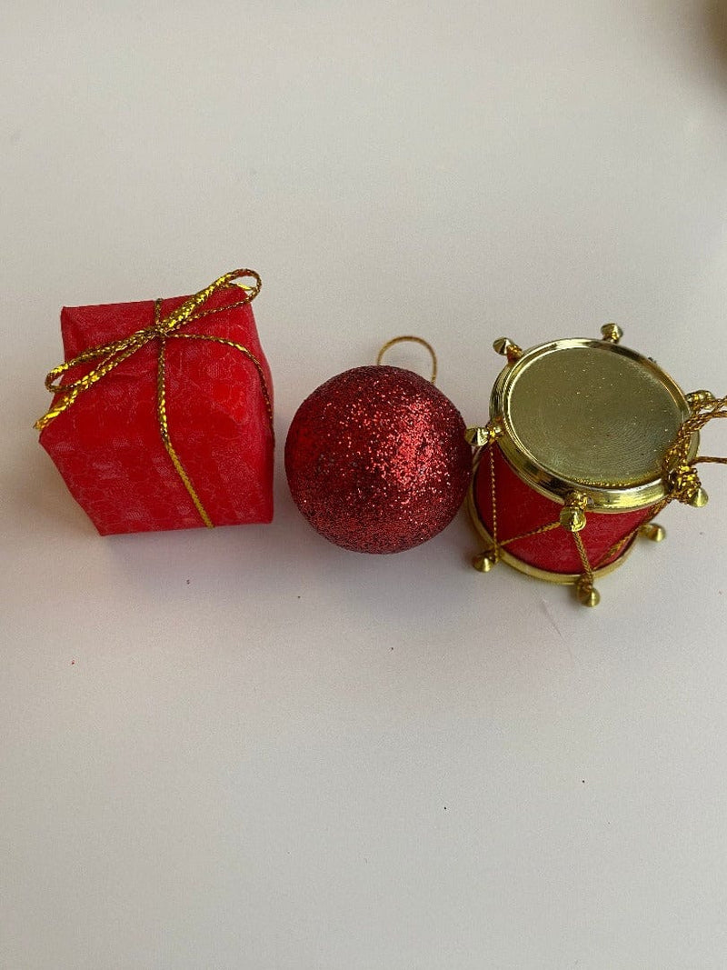 Yılbaşı ağaç süsü