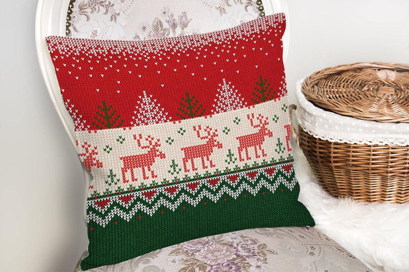 Yılbaşı Geyikleri ve Ağaçlar Baskılı Dekoratif Yastık Kırlent Kılıfı 43x43cm