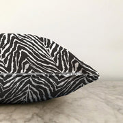 Zebra Desenli Özel Tasarım Dijital Baskılı Modern Şönil Yastık Kırlent Kılıfı Bonvagon