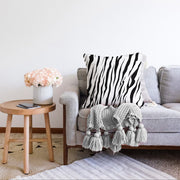 Zebra Siyah Çizgi Desenli Dijital Baskılı Modern Raşel Kadife Yastık Kırlent Kılıfı Bonvagon